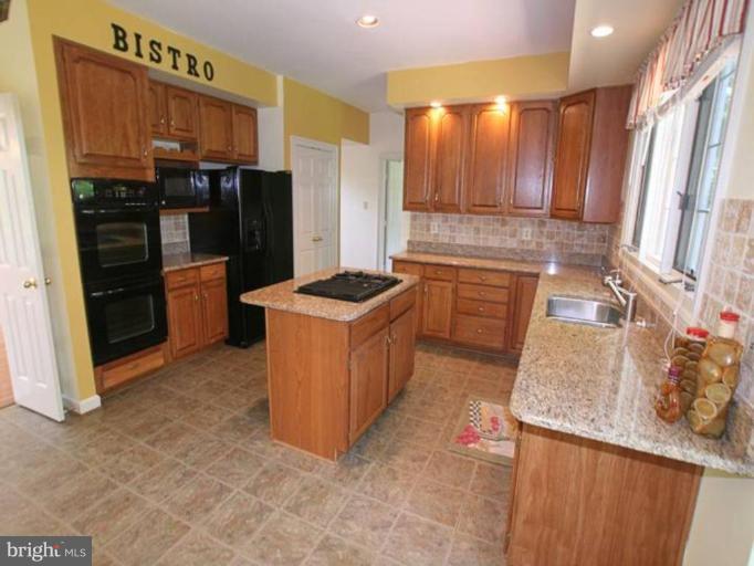 1324 Pleasant Meadow Road Crofton, MD 21114 - Photo 6 of 19 Kitchen