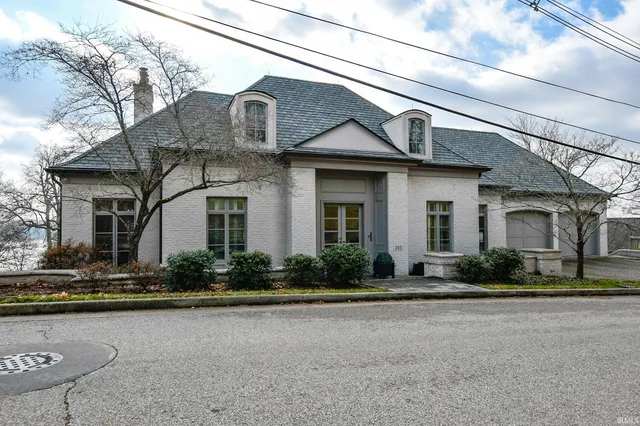 $2,375,000 | 305 East Jennings Street, Newburgh, IN 47630