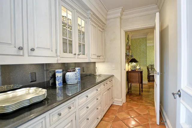 $2,375,000 | 305 East Jennings Street, Newburgh, IN 47630