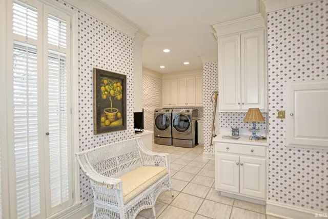 $2,375,000 | 305 East Jennings Street, Newburgh, IN 47630