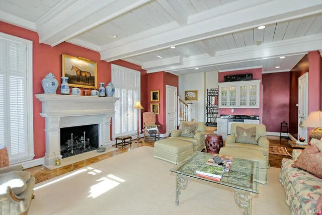 $2,375,000 | 305 East Jennings Street, Newburgh, IN 47630