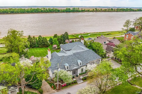 $2,197,700 | 305 East Jennings Street, Newburgh, IN 47630