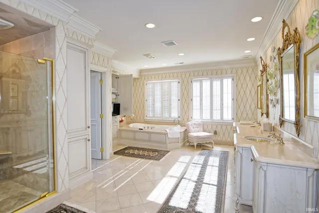 $2,375,000 | 305 East Jennings Street, Newburgh, IN 47630