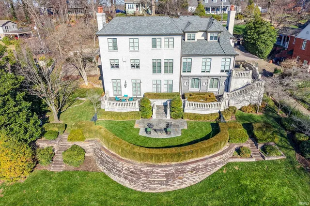 $2,375,000 | 305 East Jennings Street, Newburgh, IN 47630