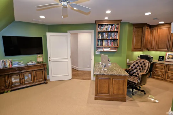 $2,197,700 | 305 East Jennings Street, Newburgh, IN 47630