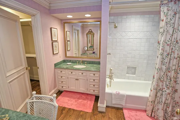 $2,197,700 | 305 East Jennings Street, Newburgh, IN 47630
