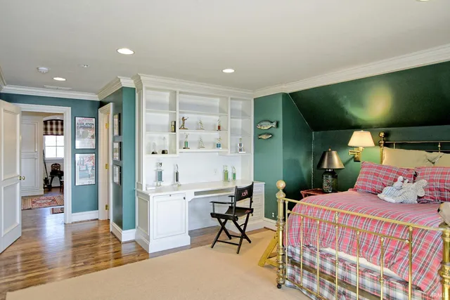 $2,375,000 | 305 East Jennings Street, Newburgh, IN 47630