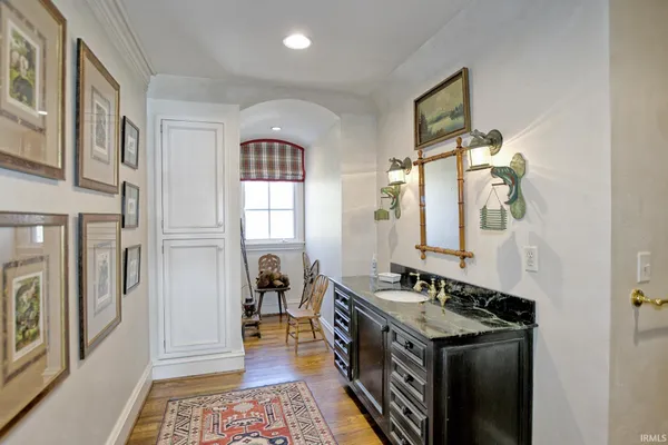 $2,197,700 | 305 East Jennings Street, Newburgh, IN 47630