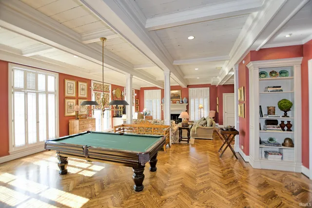 $2,375,000 | 305 East Jennings Street, Newburgh, IN 47630