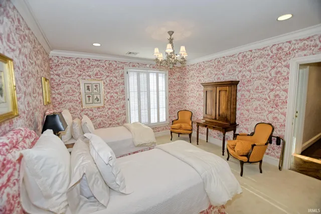 $2,375,000 | 305 East Jennings Street, Newburgh, IN 47630