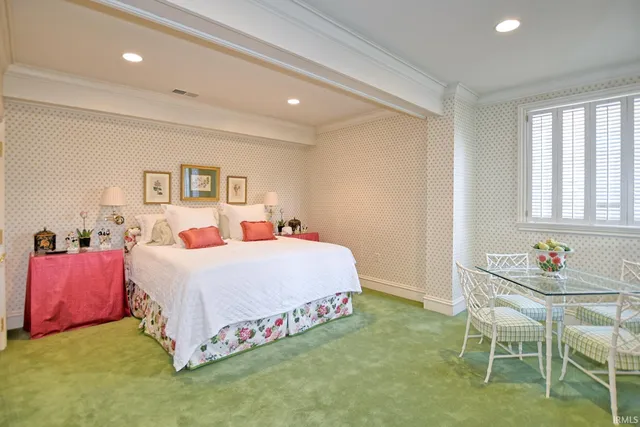 $2,375,000 | 305 East Jennings Street, Newburgh, IN 47630