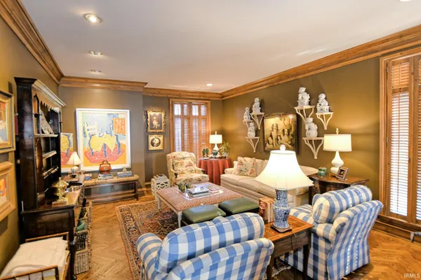 $2,197,700 | 305 East Jennings Street, Newburgh, IN 47630