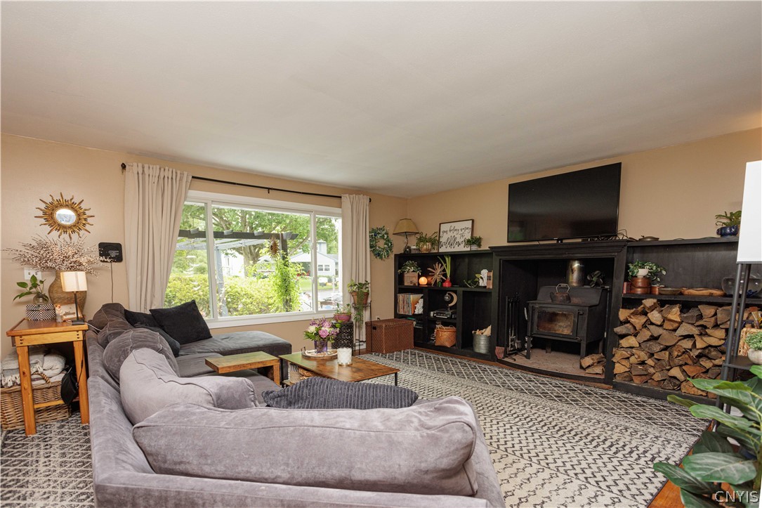 92 Brown Street Lysander, NY 13027 - Photo 3 of 12