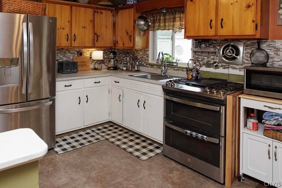 92 Brown Street Lysander, NY 13027 - Photo 4 of 12