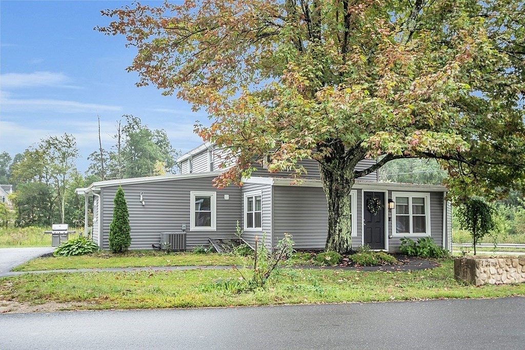 4 Townsend Harbor Road Lunenburg, MA 01462 - Photo 2 of 28 Gallery Image 2