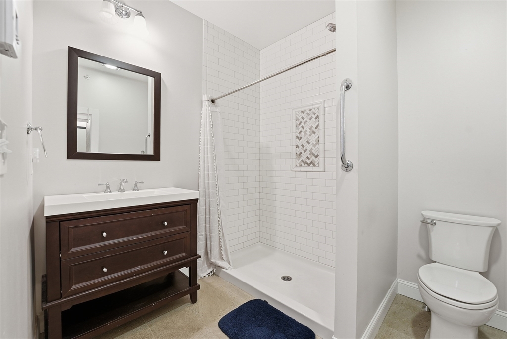 32 North Prospect Street, Unit 5 Amherst, MA 01002 - Photo 20 of 37