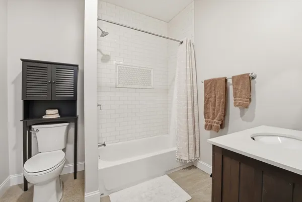 $750,000 | 32 North Prospect Street, Unit 5, Amherst, MA 01002