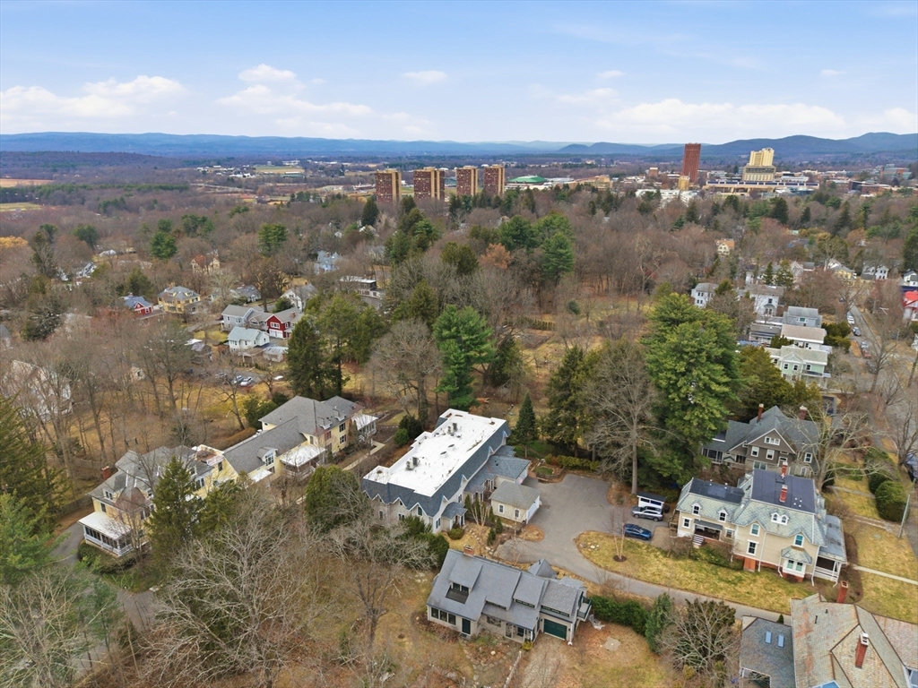 32 North Prospect Street, Unit 5 Amherst, MA 01002 - Photo 34 of 37