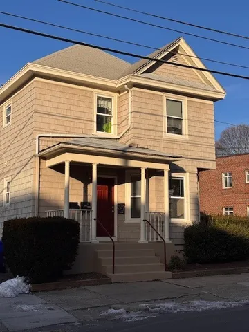 $1,600 | 151 Pidge Avenue, Unit 1, Pawtucket, RI 02860