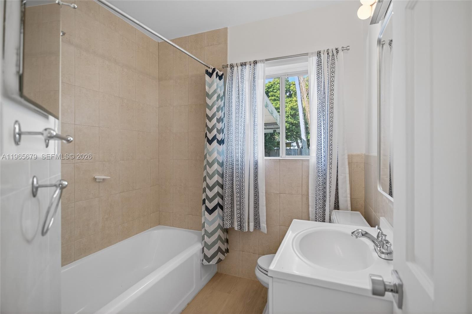 1113 North Victoria Park Road Fort Lauderdale, FL 33304 - Photo 13 of 23