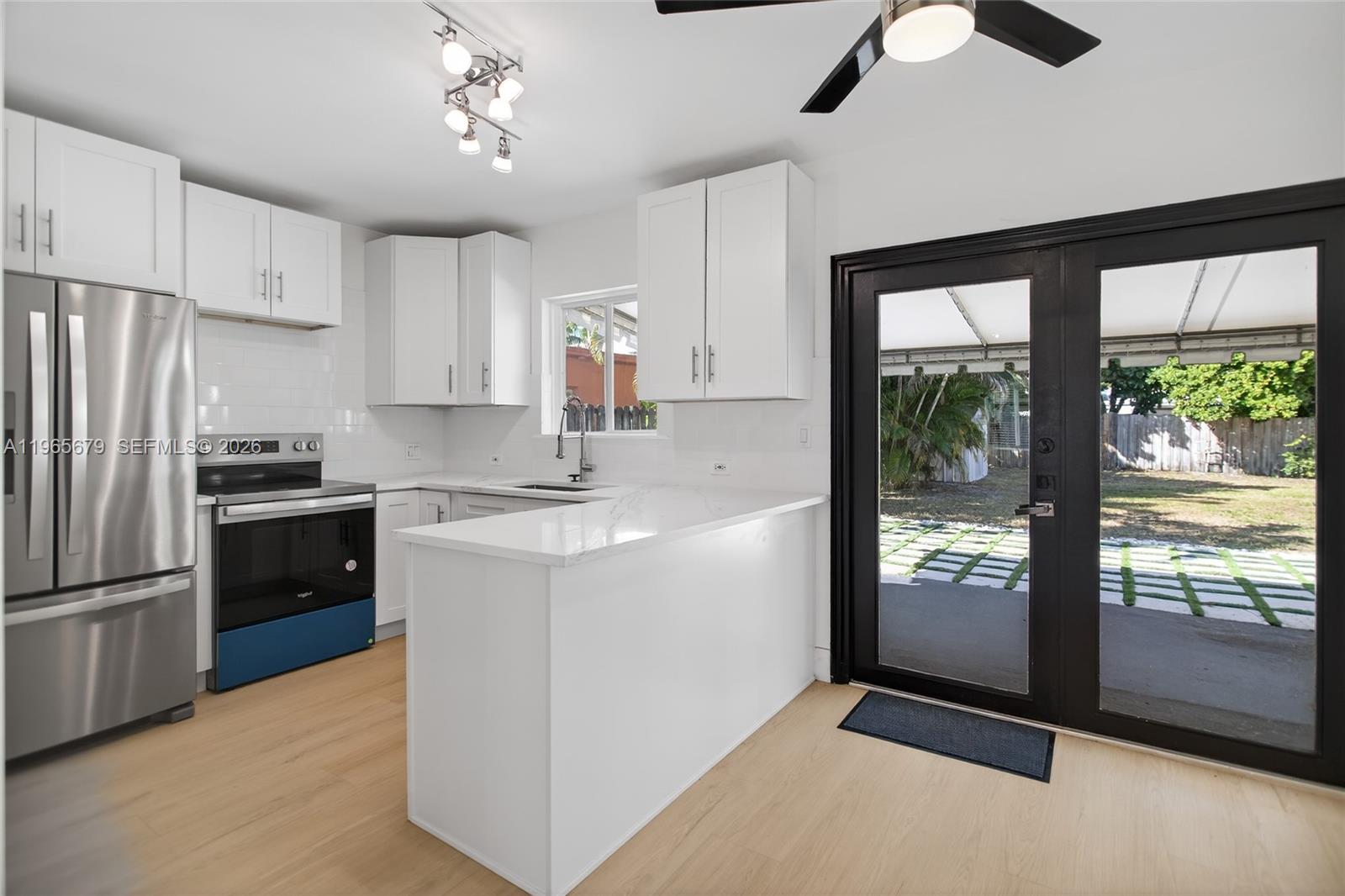 1113 North Victoria Park Road Fort Lauderdale, FL 33304 - Photo 14 of 23
