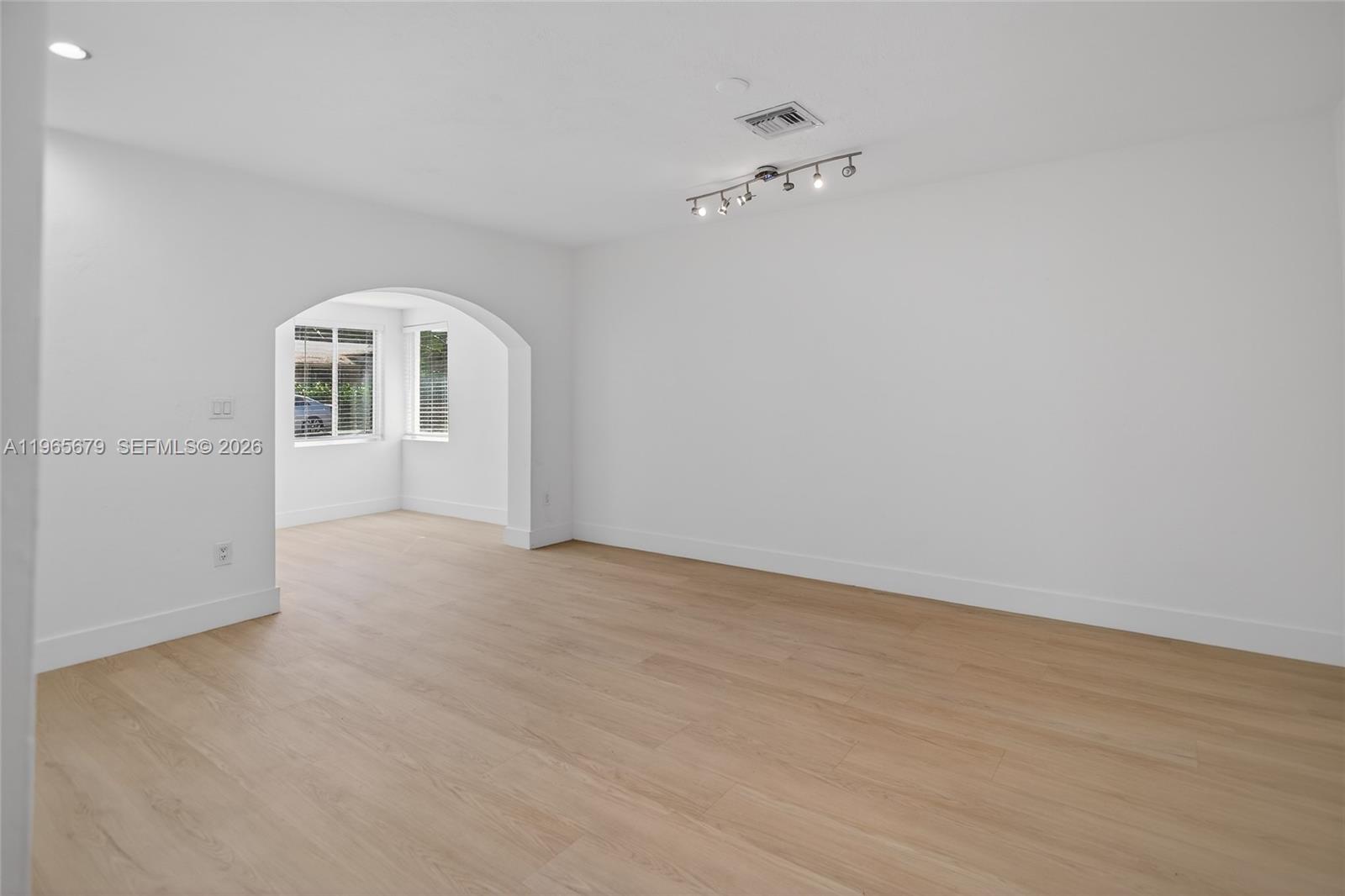 1113 North Victoria Park Road Fort Lauderdale, FL 33304 - Photo 7 of 23