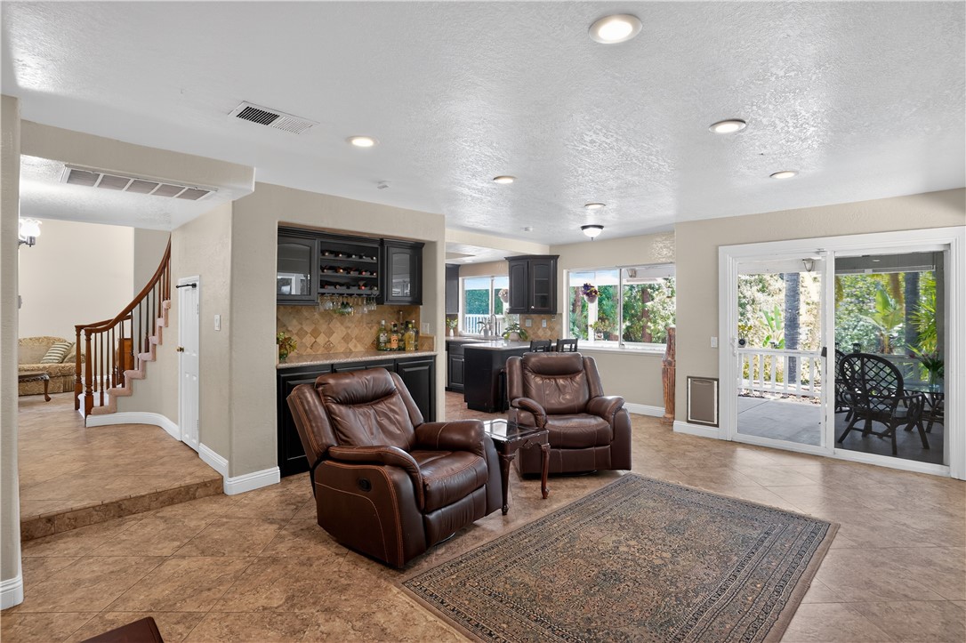 2081 Country Hills Lane Riverside, CA 92503 - Photo 10 of 25