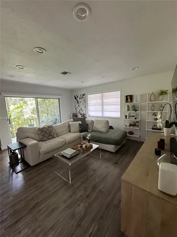 $2,700 | Kingston Square Condominiums, Miami, FL 33156