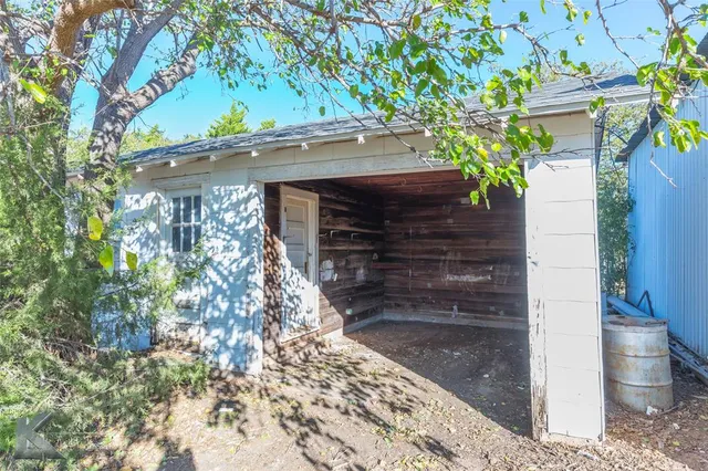 a view of a storage & utility room