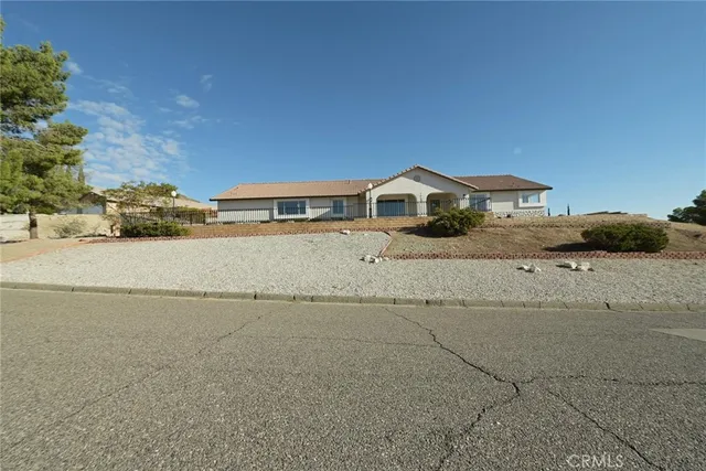 $570,000 | 16389 Viho Court, Apple Valley, CA 92307