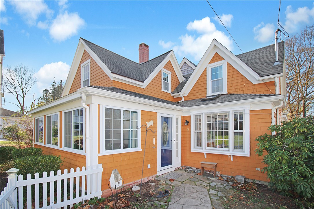 7 Spring Street Westerly, RI 02891 - Photo 3 of 24