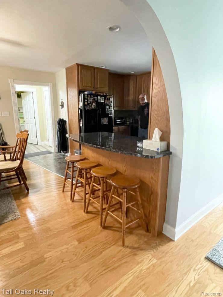 4157 North Vassar Road Flint, MI 48506 - Photo 13 of 59 Snack bar in kitchen