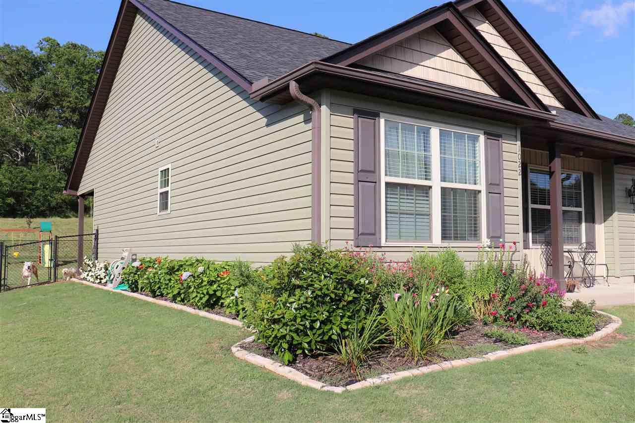 1022 St Charles Way Anderson, SC 29621 - Photo 2 of 23 Gallery Image 2