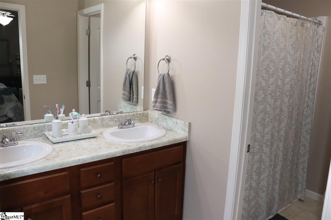 1022 St Charles Way Anderson, SC 29621 - Photo 11 of 23 Gallery Image 11