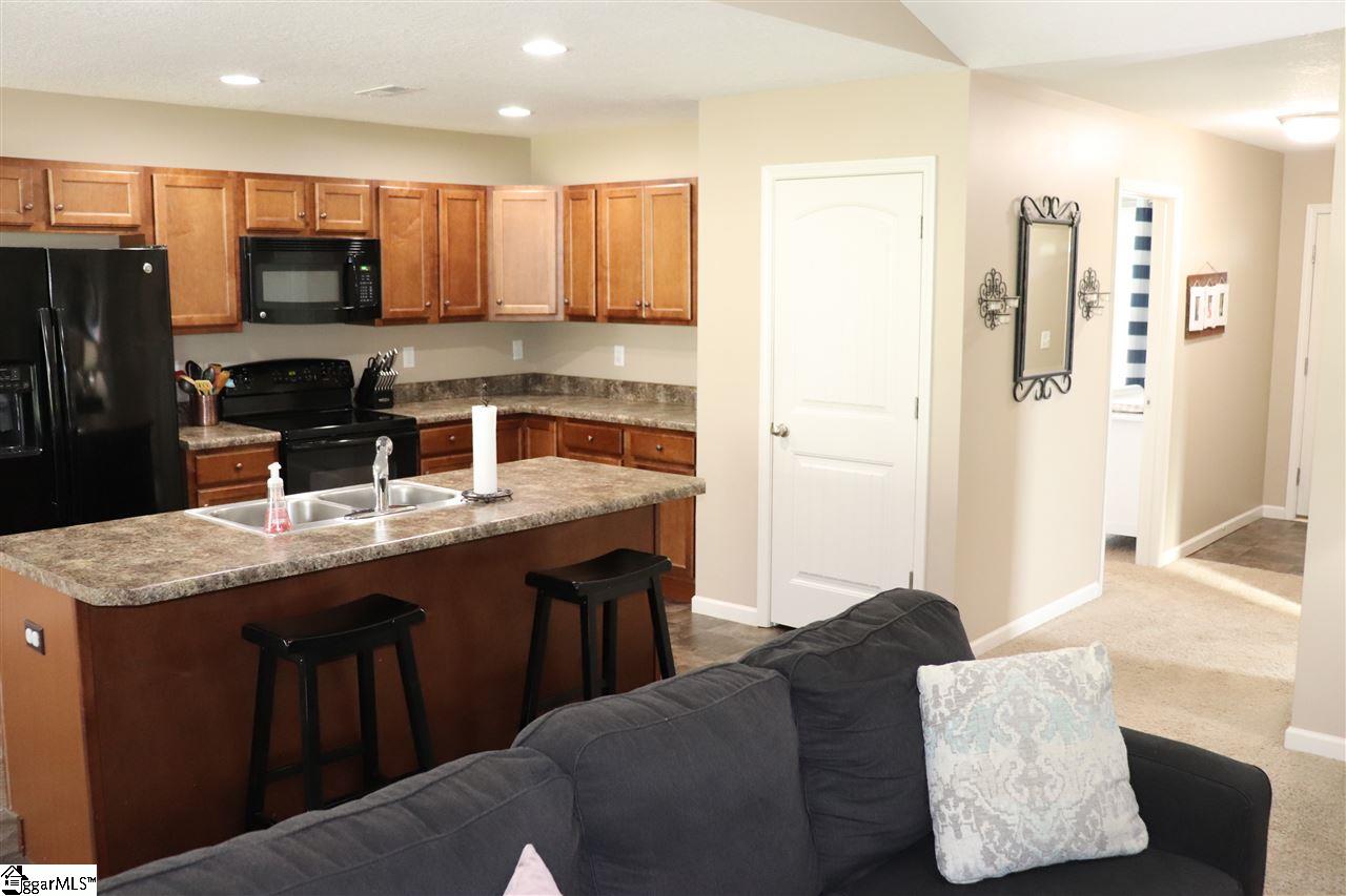 1022 St Charles Way Anderson, SC 29621 - Photo 5 of 23 Gallery Image 5