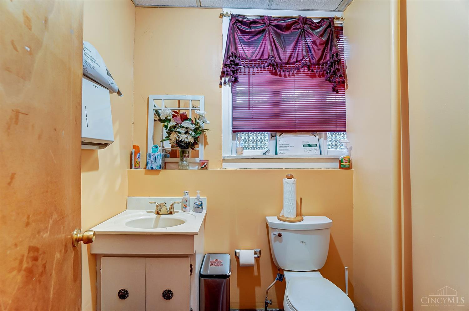 6420 Montgomery Road Cincinnati, OH 45213 - Photo 14 of 15 Gallery Image 14
