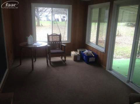 7412 Sharp Road Swartz Creek, MI 48473 - Photo 11 of 15 20398832-10.JPG