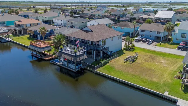 $569,900 | 1007 Redfish Street, Bayou Vista, TX 77563