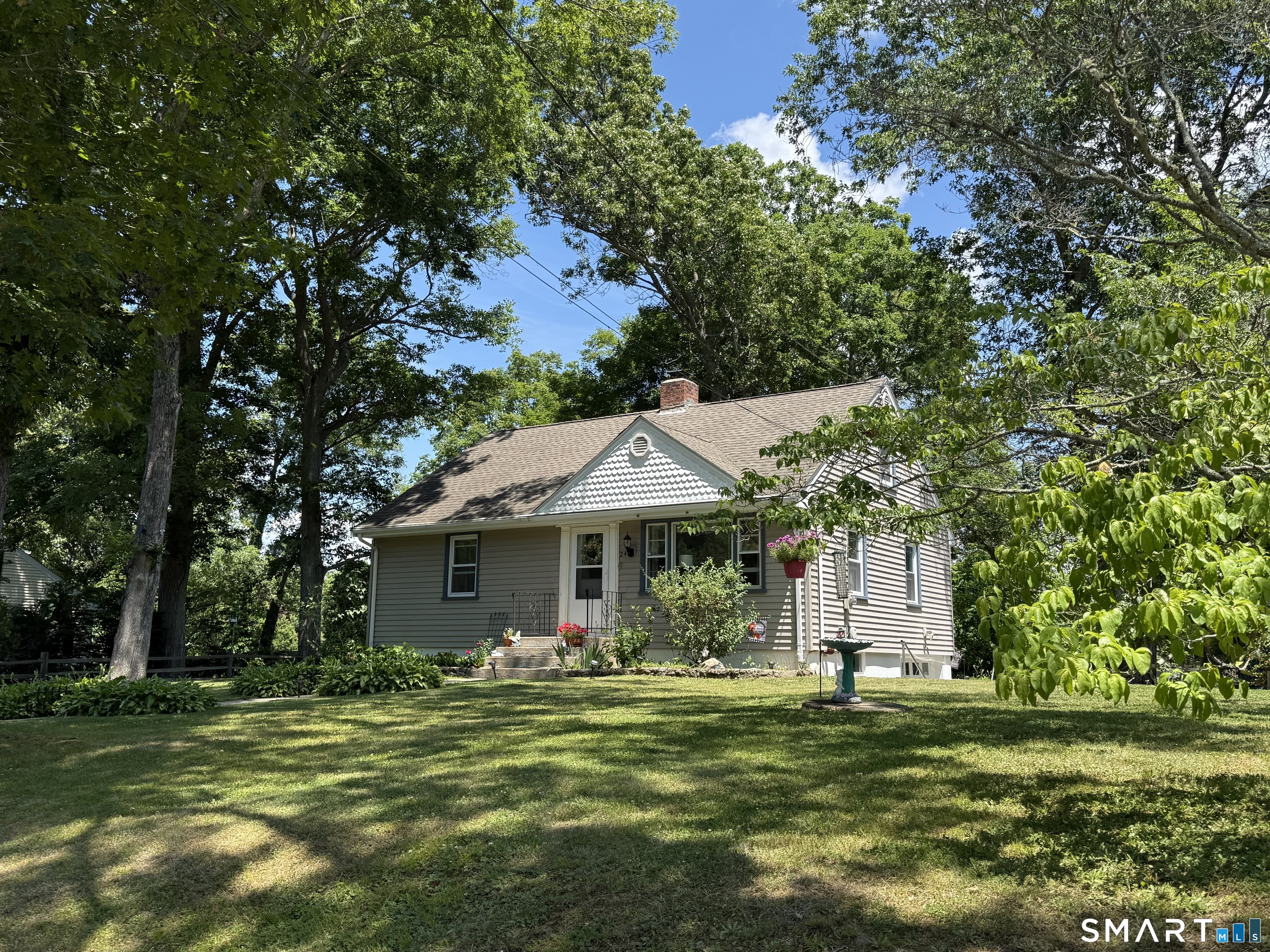 24 Forest Avenue Groton, CT 06355 - Photo 2 of 10