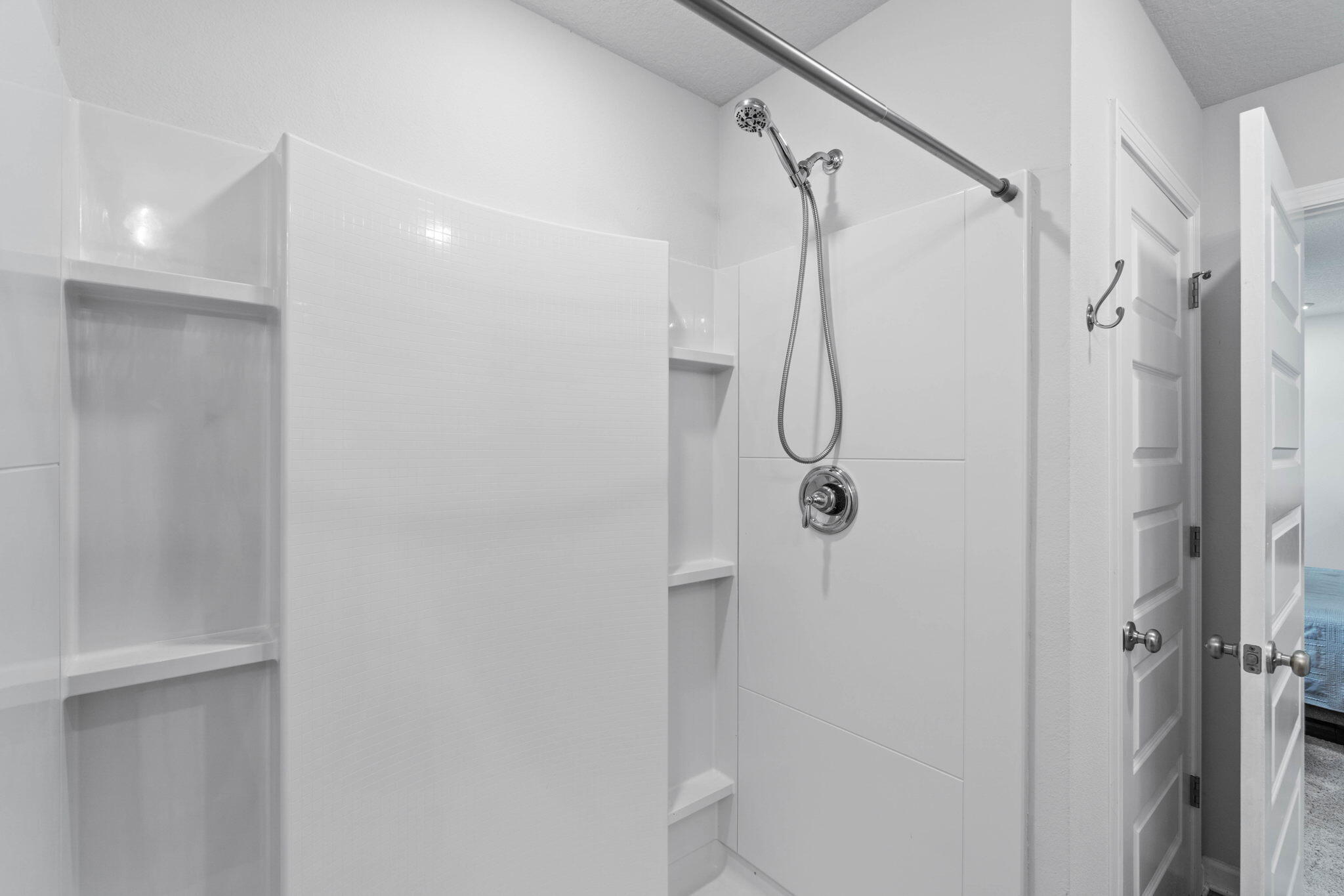 82 American Court Santa Rosa Beach, FL 32459 - Photo 27 of 47 a bathroom with a shower