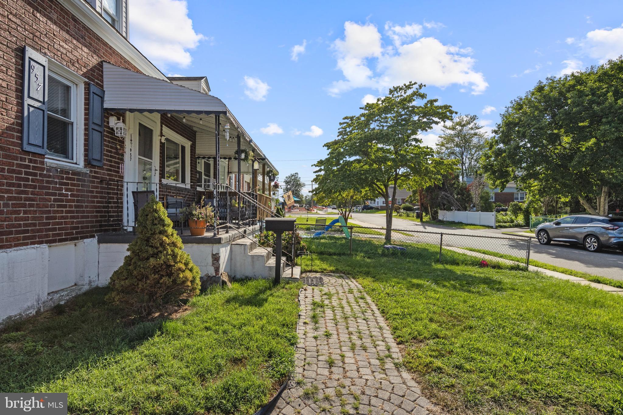 957 Kingsman Road Upper Chichester, PA 19061 - Photo 2 of 17