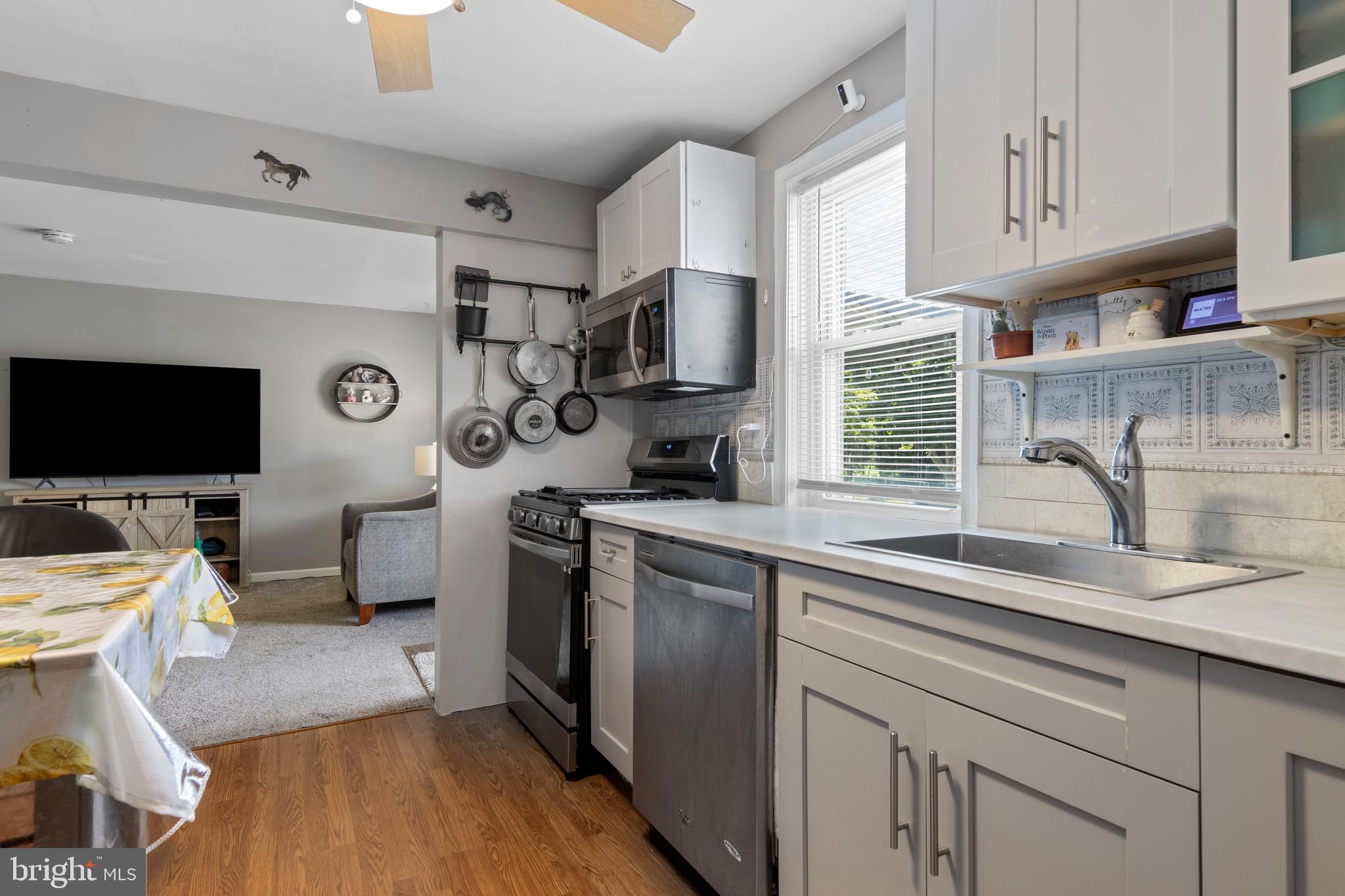 957 Kingsman Road Upper Chichester, PA 19061 - Photo 6 of 17