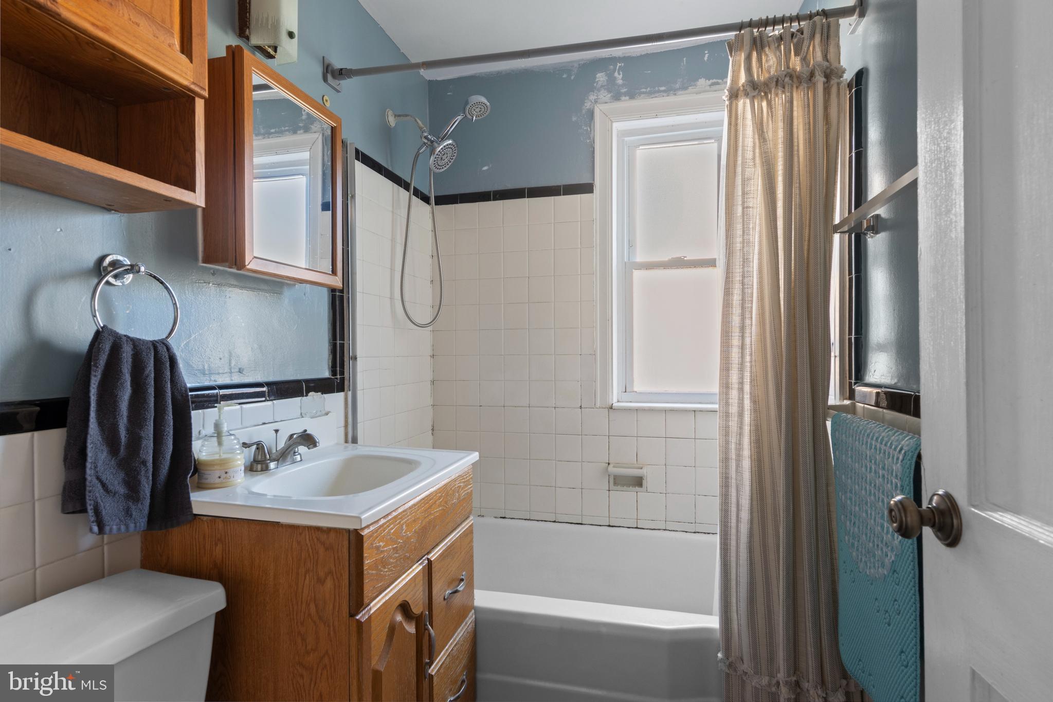 957 Kingsman Road Upper Chichester, PA 19061 - Photo 10 of 17