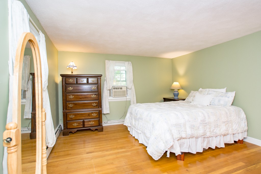 16 Robin Road Milford, MA 01757 - Photo 17 of 30 Gallery Image 17
