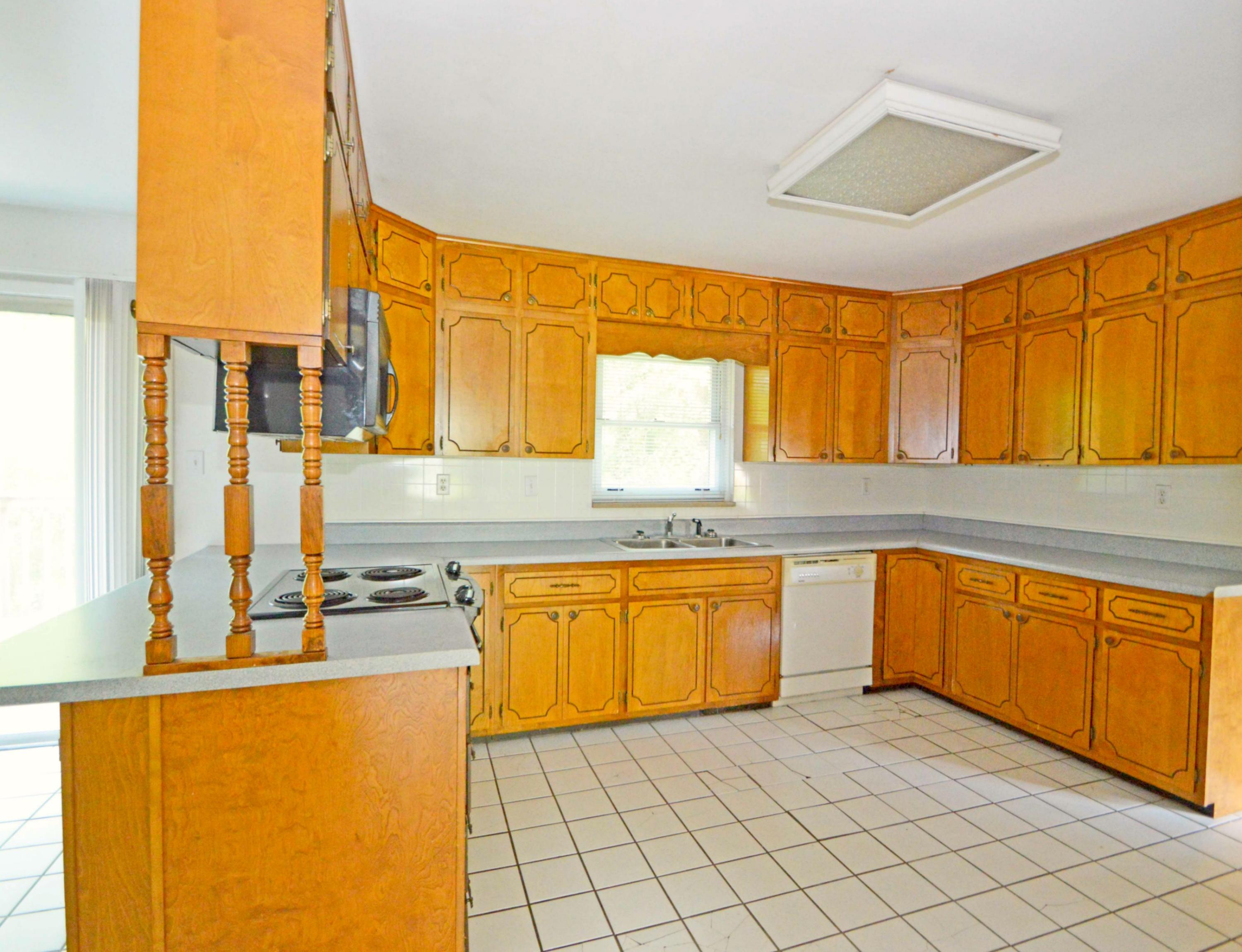4913 Mandalay Road Northwest Knoxville, TN 37921 - Photo 5 of 12 DSC_0014