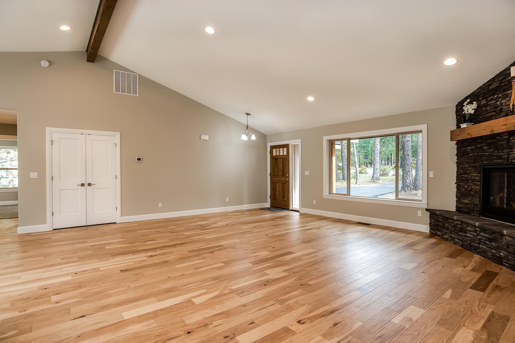 60235 Navajo Road Bend, OR 97702 - Photo 8 of 13 18DSC_6871blended picture 2r