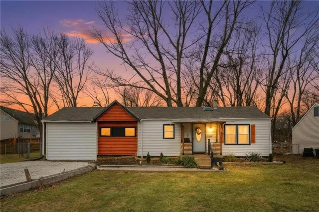 $200,000 | 13726 Winchester Avenue, Grandview, MO 64030