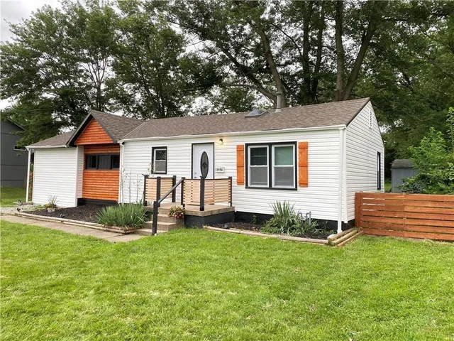 $200,000 | 13726 Winchester Avenue, Grandview, MO 64030
