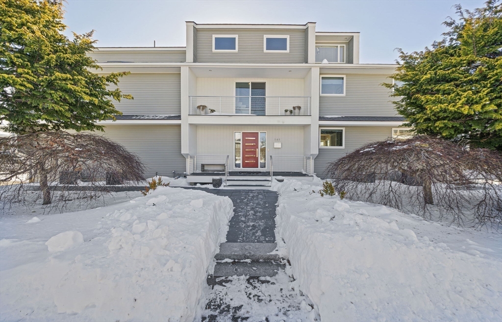 141 Edgewater Road Hull, MA 02045 - Photo 5 of 42