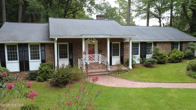 $264,900 | 904 School Drive, Williamston, NC 27892